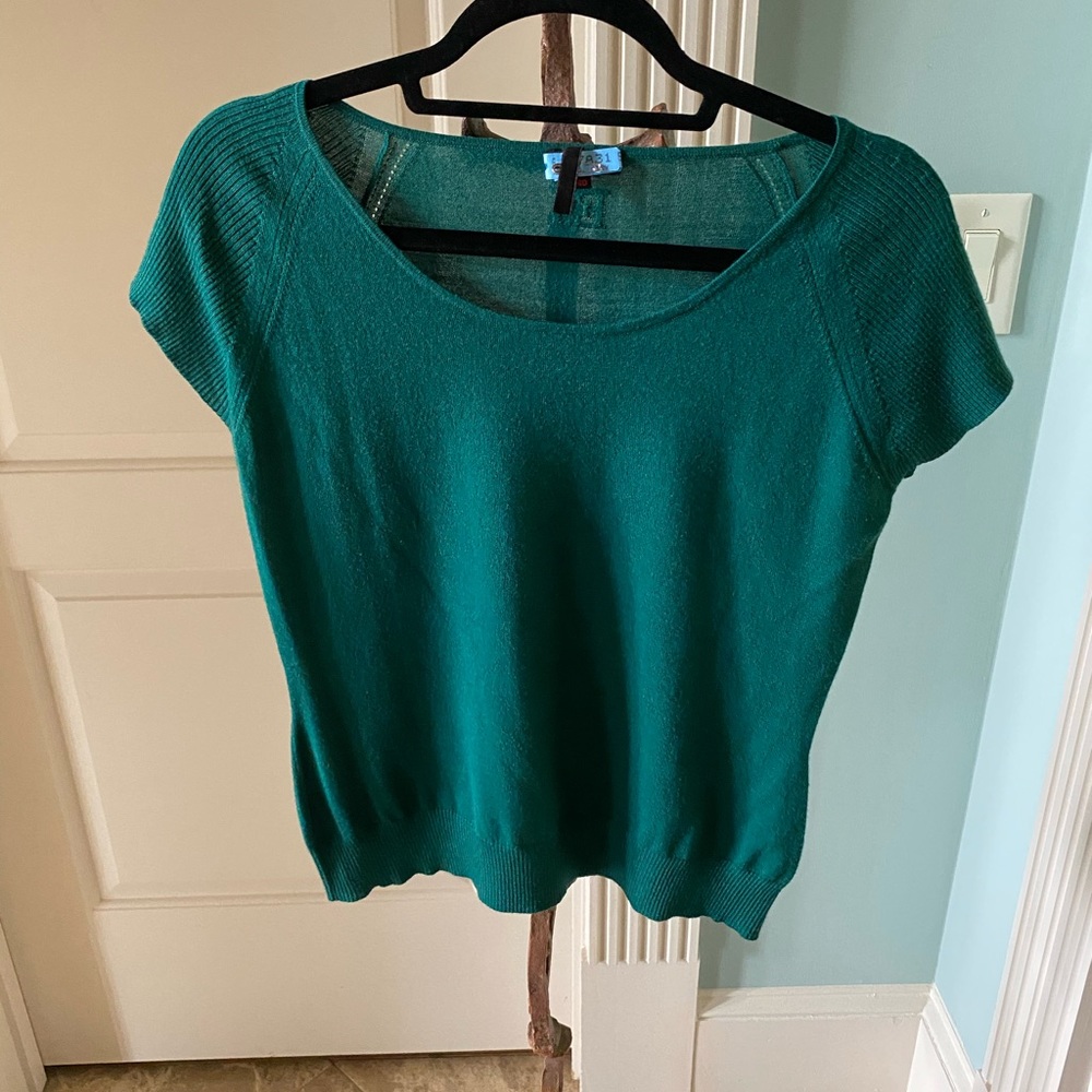 Short sleeve sweater